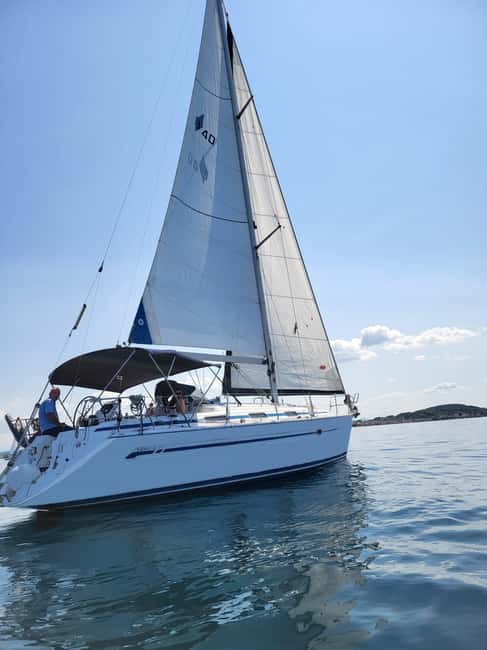 Dubrovnik yacht cruise-Elafity islands & Blue cave - The first sail toward Koločep