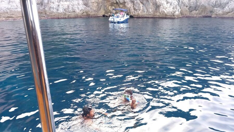 Elaphite Islands Cruise with Local Gastronomy at Captain's H - The boat, the group, and comfort