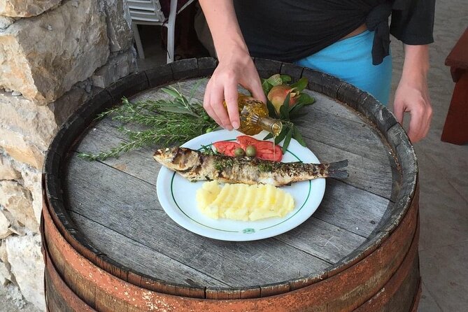 Elaphite Islands Cruise with Local Gastronomy at Captain's House - What the day feels like on a boat for 40 people