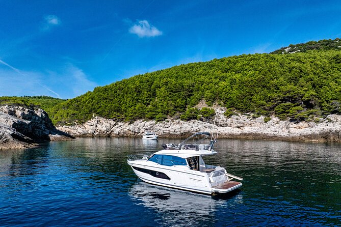 Exclusive Luxury Yacht Tour of the Elaphiti Islands - Leaving Gruž Port and seeing Dubrovnik from the sea