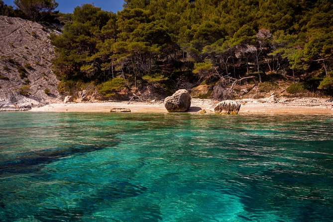 Exclusive Private Tour: Red Rocks & Pakleni Islands - Timing, meeting point, and what to bring