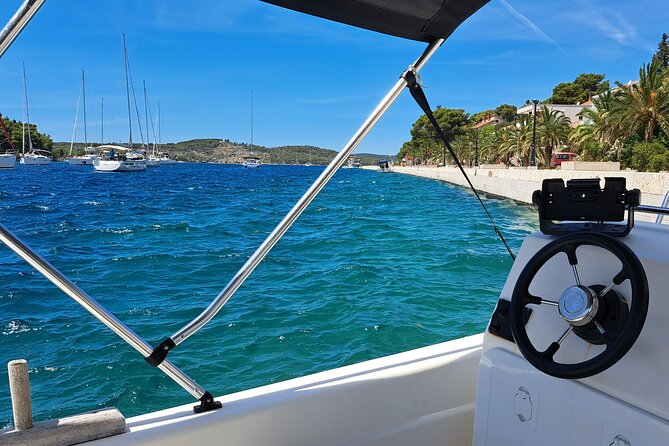 Explore the West coast of the island Brac by BETINA boat - Snorkeling in clear, quiet coves