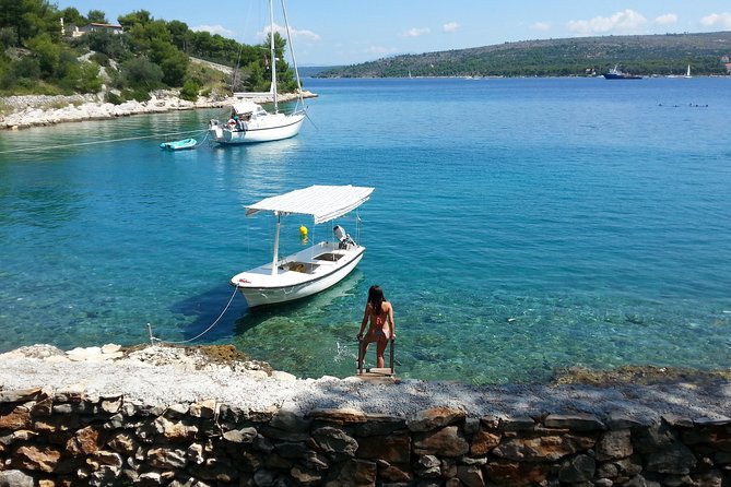 Explore west side of island Brač with Pasara boat - Traditional Dalmatian boat - Stomorska and village life on the water