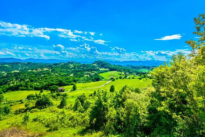Fairytale Castle & Wine Tasting & Lunch - Trakoscan Castle and the missing lake