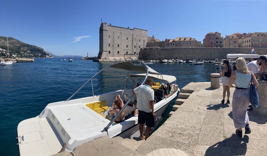 From Dubrovnik/Cavtat: Blue Cave, Sunj Beach Speed Boat Tour - Šunj Beach gives the day room to breathe