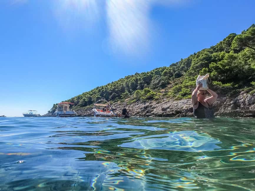From Dubrovnik: Elaphiti Islands & Blue Cave Speedboat Tour - Meeting your boat at Dubrovnik’s Old City port
