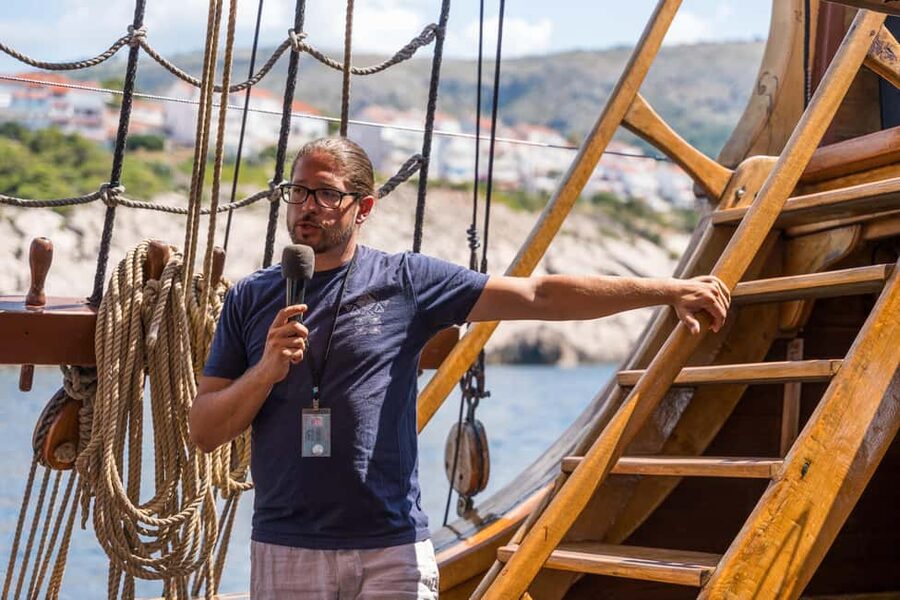 From Dubrovnik: Elaphiti Islands Galleon Cruise with Lunch - Lunch on the Galleon with Adriatic Views