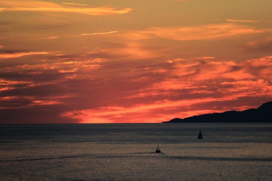 From Dubrovnik: Golden Hour Sunset Cruise with Free Drinks - A one-hour cruise built around the sunset