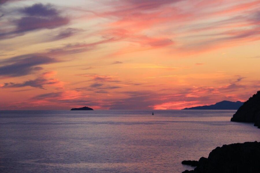 From Dubrovnik: Golden Hour Sunset Cruise with Free Drinks - How the price measures up