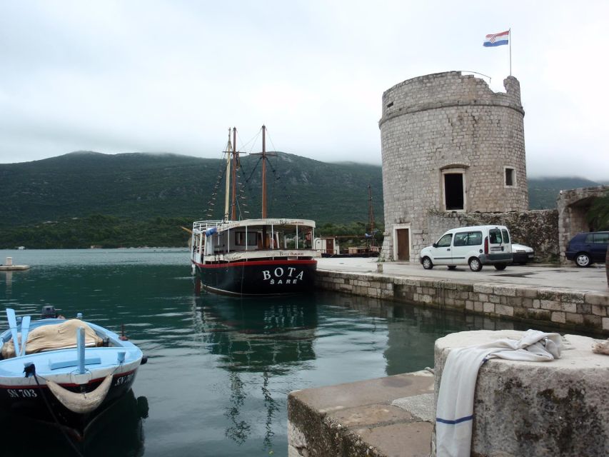 From Dubrovnik: Mali Ston Oyster Paradise Tour with Transfer - What the oyster tasting is really like