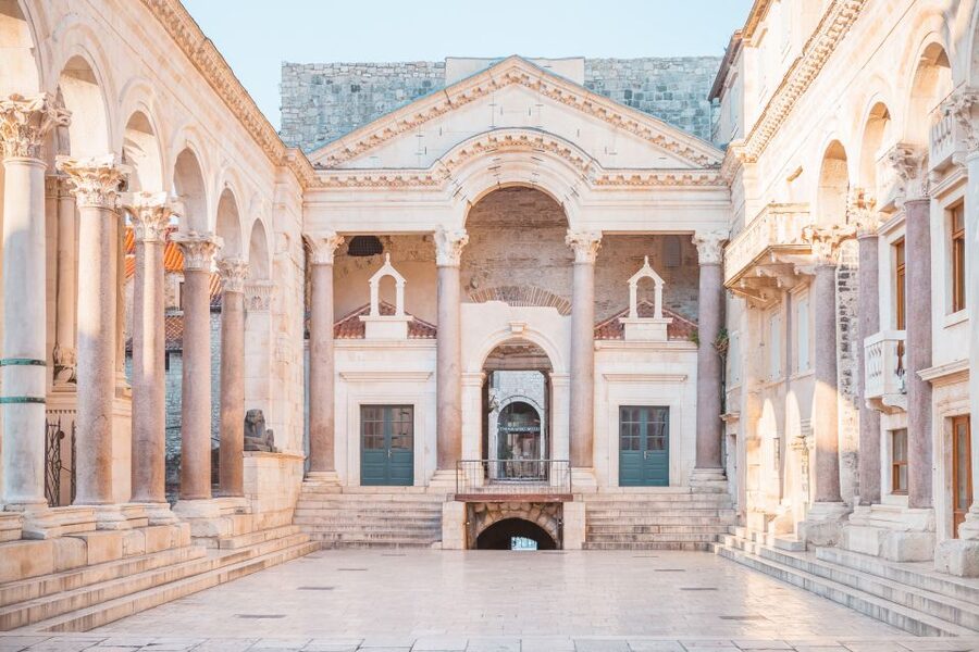 From Dubrovnik: Split Day Trip and City Tour with Transfers - What to wear and bring