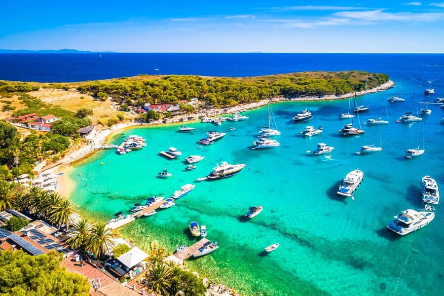 From Hvar: Blue Cave, Green Cave & 5 Islands Speedboat Tour - Stiniva Cove gives you the classic Vis view