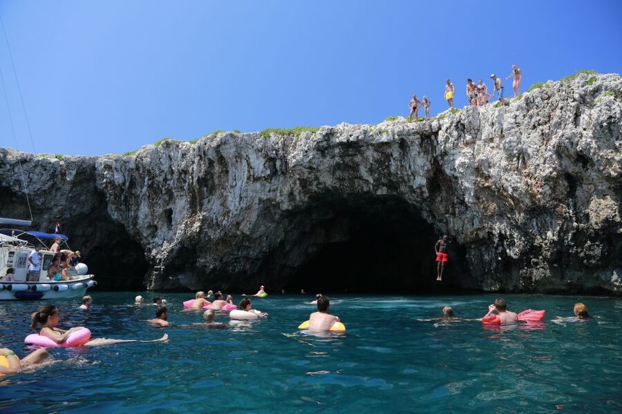 From Hvar: Pakleni Islands & Red Rocks Comfort Sailboat Tour - Who will enjoy this day most?