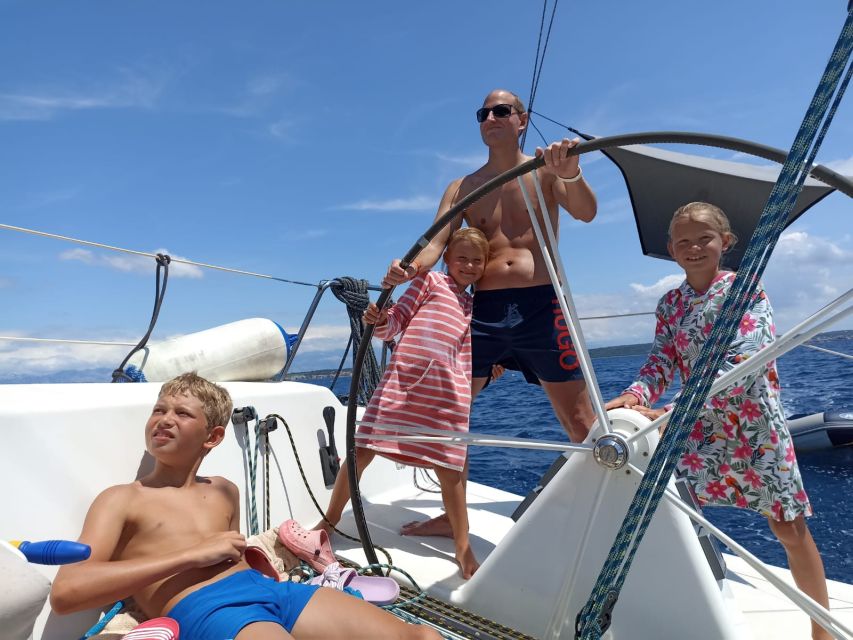 From Hvar: Pakleni Islands & Red Rocks Comfort Sailboat Tour - Leaving Hvar Port with the captain
