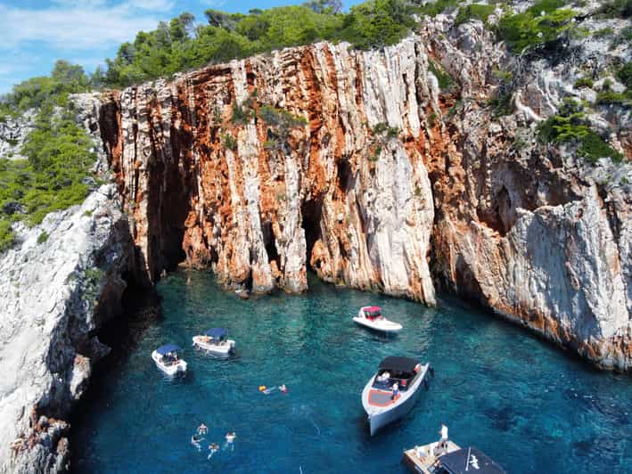 From Hvar: Private tour of Red Rocks & Pakleni Islands - Sveta Nedjelja, vineyards, and a wine option