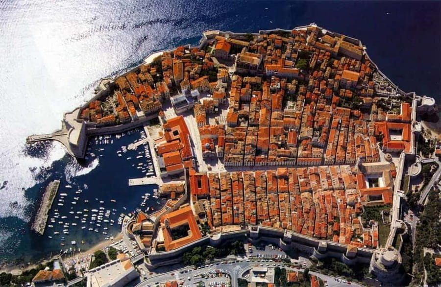 From Makarska: Day Trip to Dubrovnik - Arriving at Dubrovnik’s Old Town gate