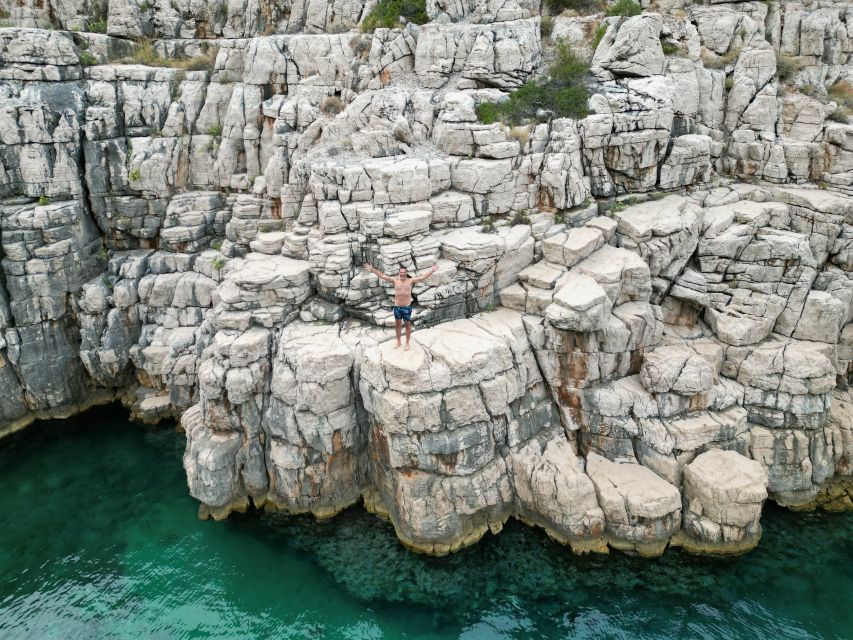 From Makarska: Hidden Gems of Hvar Island's North Shore - What to bring for five hours on the water
