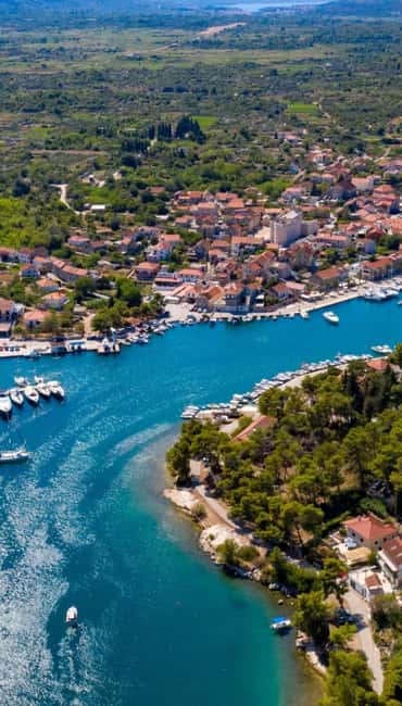 From Makarska:Hvar and Brač Island : Day Tour with speedboat - What the boats offer during a long day at sea