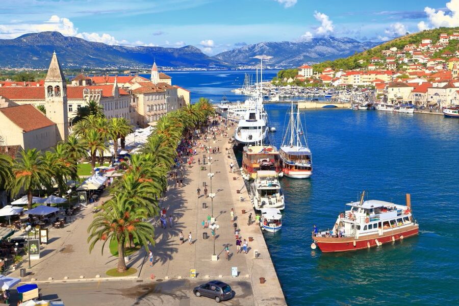 From Makarska Riviera: Full-Day Split & Trogir Tour - What the guiding adds