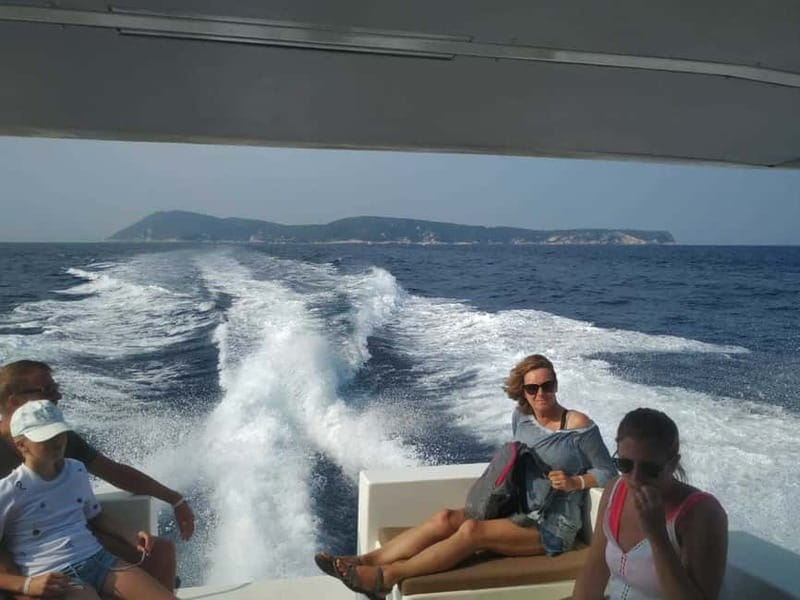 From Milna or Supetar: Magical Blue Cave Island Hopping - Free time in historic Hvar