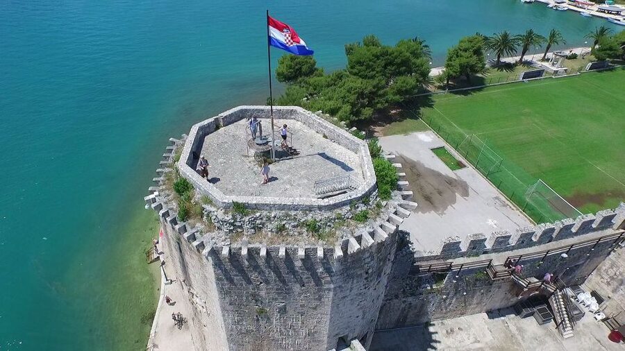 From Omiš: Krka Waterfalls and Trogir Small Group Tour - Skradin and the Krka River boat ride