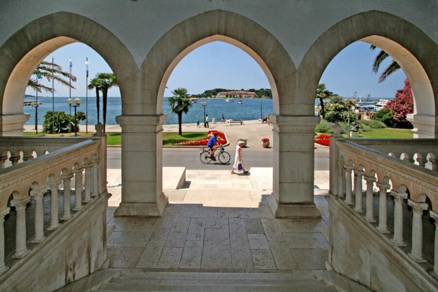From Rovinj: Istria Day Tour to Poreč, Grožnjan & Motovun - How much value do you get for $128?