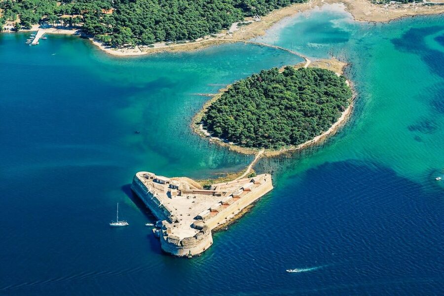 From Sinj: 1.5-Hour Private Flight over Kornati & Šibenik - Rogoznica and Primošten from above