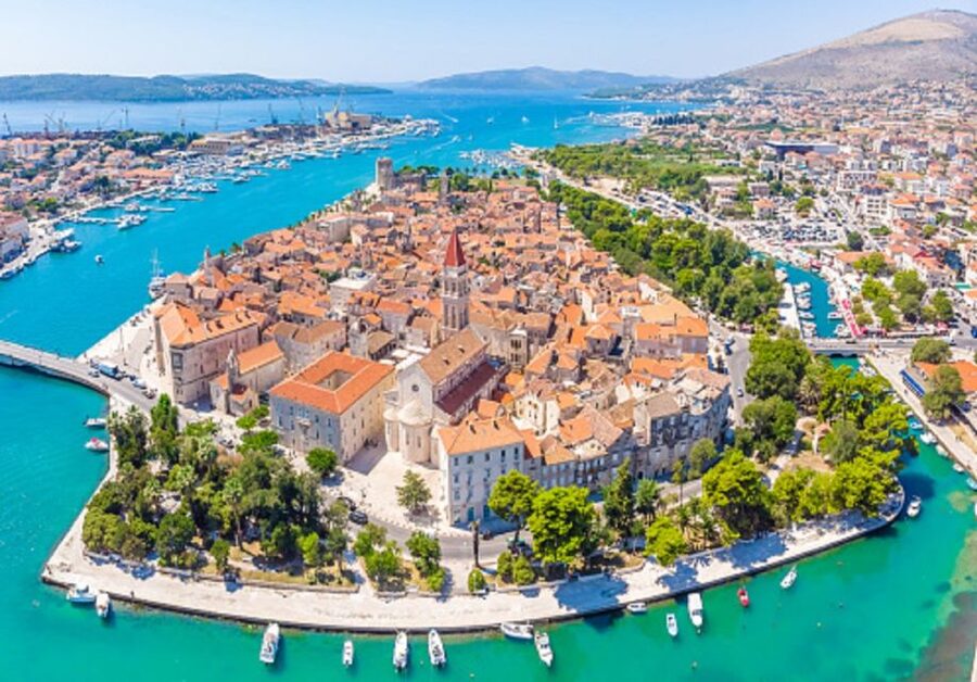From Split: Blue Lagoon, Šolta, and Trogir Speedboat Tour - Maslinica and the last hour on Šolta
