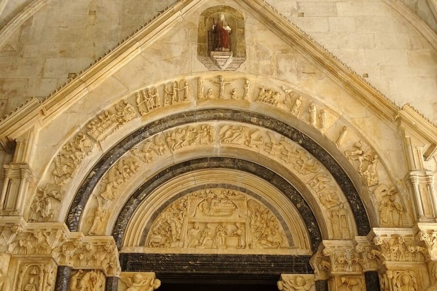 From Split: Half-Day Tour of Trogir Old Town in Small Group - Leaving Split in an air-conditioned car or van