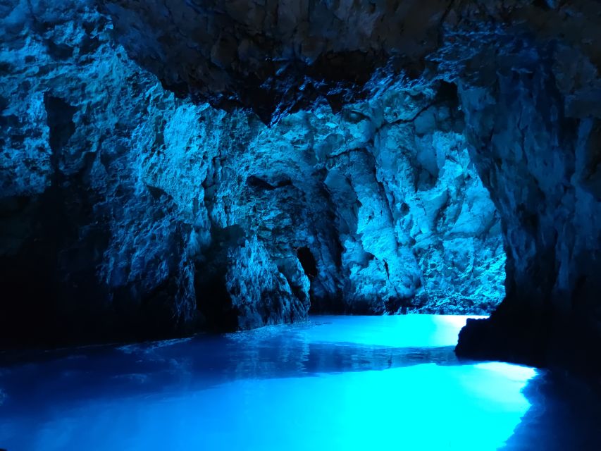 From Split: Luxury Cabin Boat Tour to The Blue Cave and Hvar - A short stop in Komiza on Vis