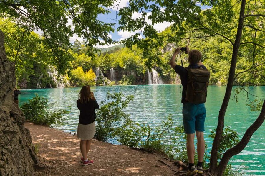 From Split: Plitvice Lakes Fully-Guided Day Tour - The café breaks make the long ride easier