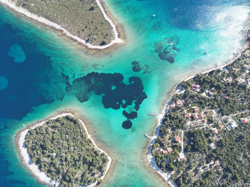From Split: Trogir & Blue Lagoon Boat Tour with Snorkeling - Guides, languages, and the level of explanation