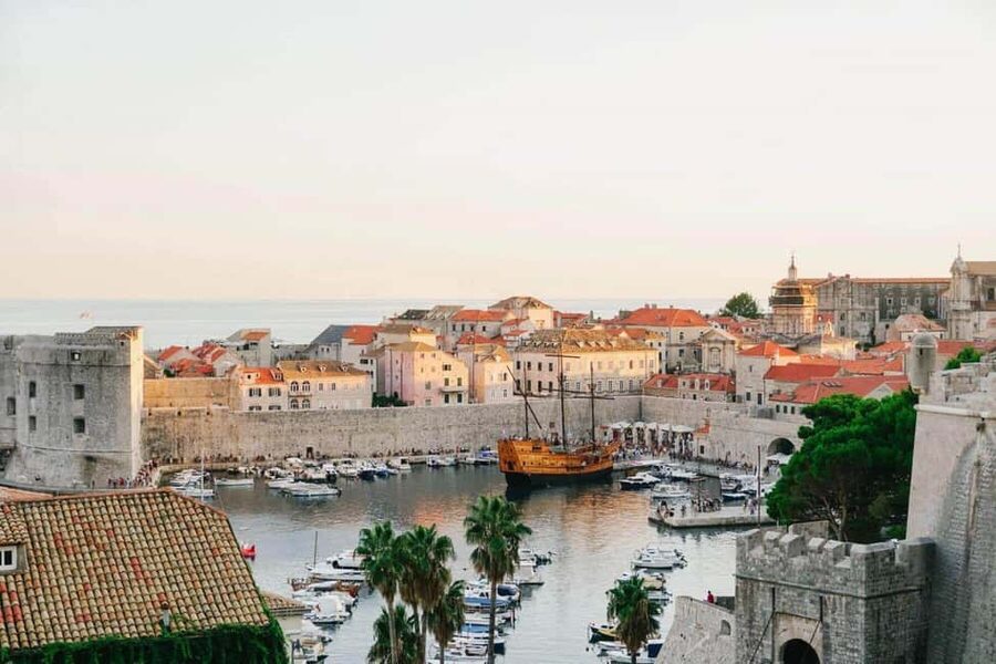 From Split/Trogir: Dubrovnik Guided Tour with a Stop in Ston - Why this Split to Dubrovnik day trip works