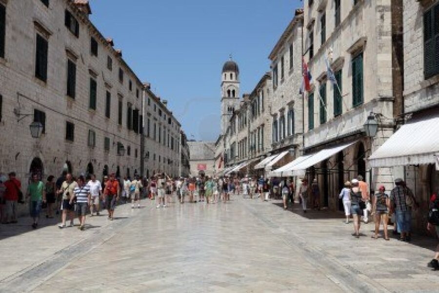 From Split/Trogir: Dubrovnik Guided Tour with a Stop in Ston - Palaces, churches, and the Republic of Dubrovnik