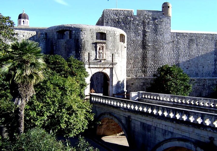 From Split/Trogir: Dubrovnik Guided Tour with a Stop in Ston - Who will get the most from this tour