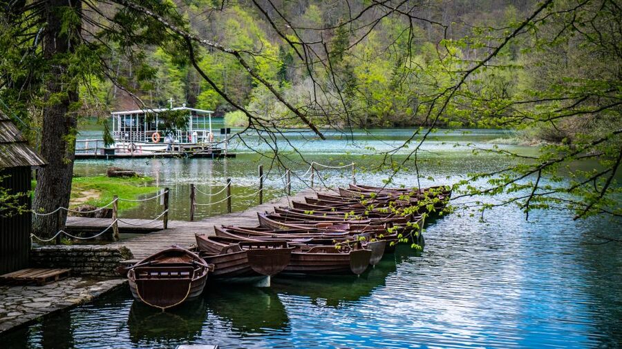 From Split/Trogir/Omiš: Plitvice Lakes Guided Group Tour - Weather can change the feel of the park