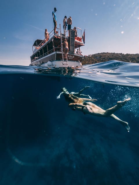 From Trogir: Blue Lagoon & Šolta Cruise with Lunch & Drinks - A short cruise toward Šolta