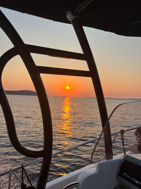 From Trogir: Three Islands Half-Day Speedboat Tour - Maslinica on Šolta, a useful break from the water