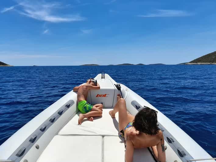 From Vis: Speedboat tour - Vis, Biševo & Blue Cave (shared) - Parja Bay and Vis’s military past