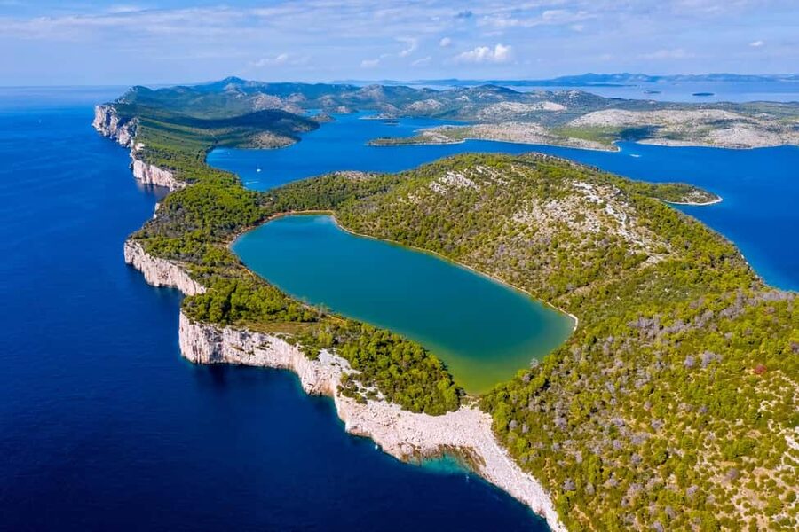 From Zadar/Bibinje: Kornati National Park Cruise with Lunch - Kornati National Park: white rock and clear water