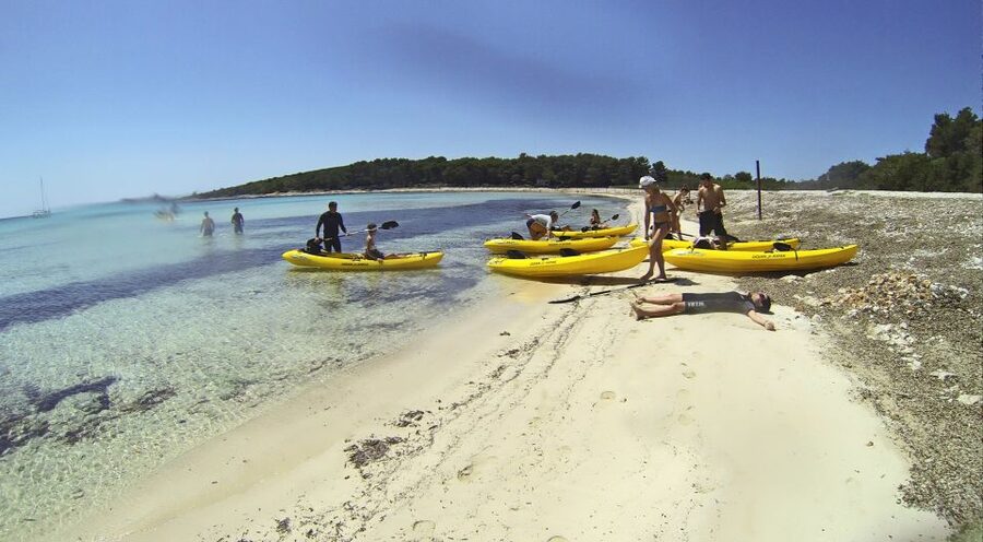 From Zadar: Full-Day kayak adventure in Dugi Otok - Snorkeling beside a sunken ship