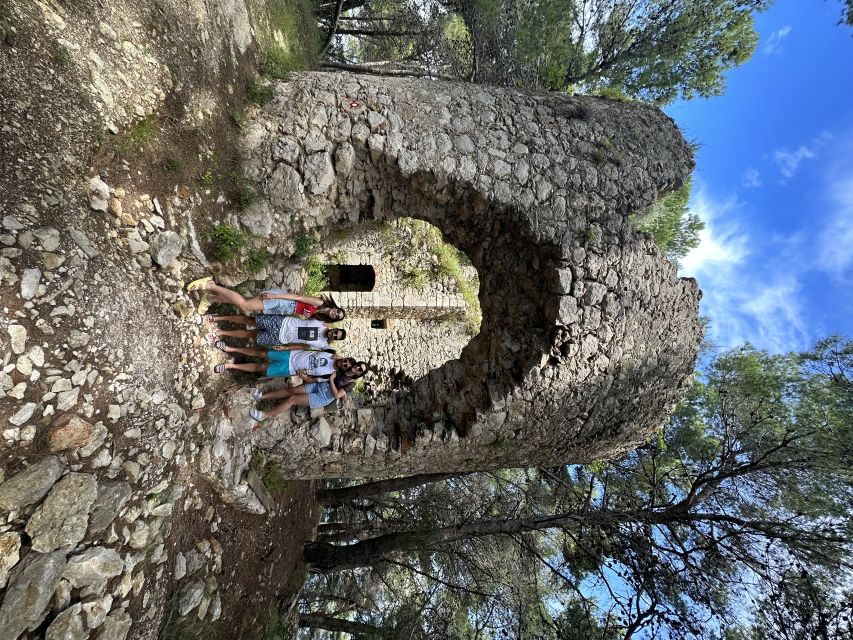 From Zadar: Island-Hopping Speedboat Tour with Drinks - The flexible middle stop