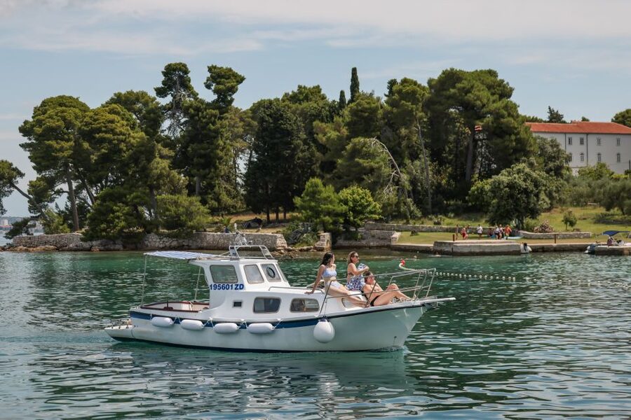 From Zadar: Private Boat Tour to Croatian Islands - Kostanj and Frnaza: alternative route choices