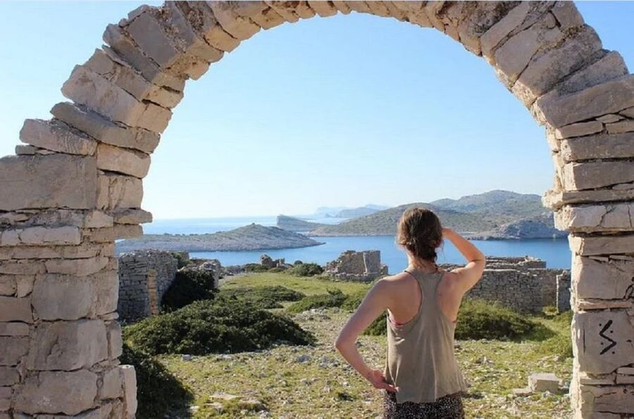 From Zadar: Private Speedboat Tour of Kornati National Park - Choosing lunch, a picnic, or more swimming