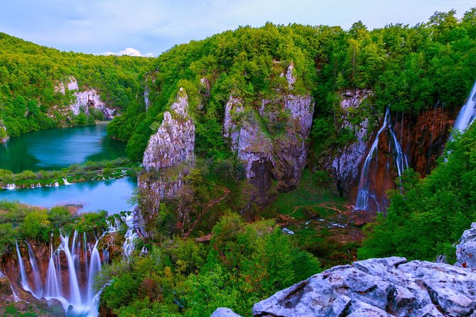 From Zagreb: Plitvice Lakes guided tour - How hard is the walking?