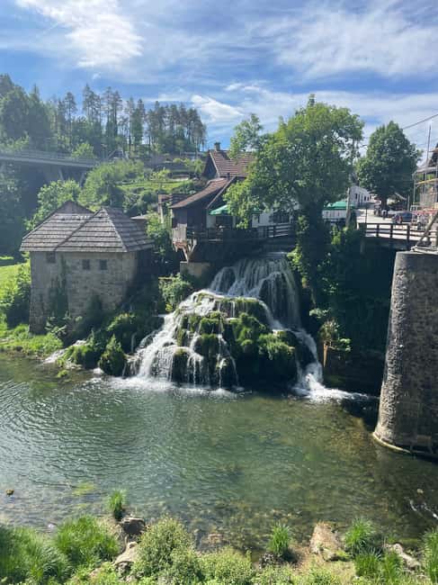 From Zagreb: Rastoke and Plitvice Guided Trip with Ticket - Plitvice Lakes: waterfalls, forest paths, and clear water