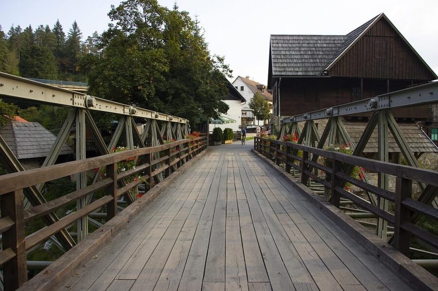 From Zagreb to Plitvice Lakes and Rastoke - Private day tour - Rastoke: a small village shaped by water