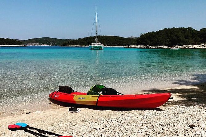 Guided kayaking tour to Pakleni islands - Guides who shape the day