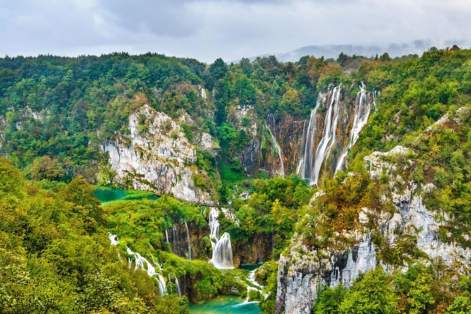 Guided transfer from Split to Zagreb with Plitvice Lakes stop - Changing buses and handling your luggage