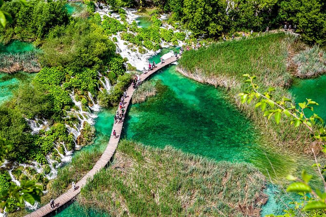 Guided transfer from Zagreb to Split with Plitvice Lakes stop - What the guides add to the experience